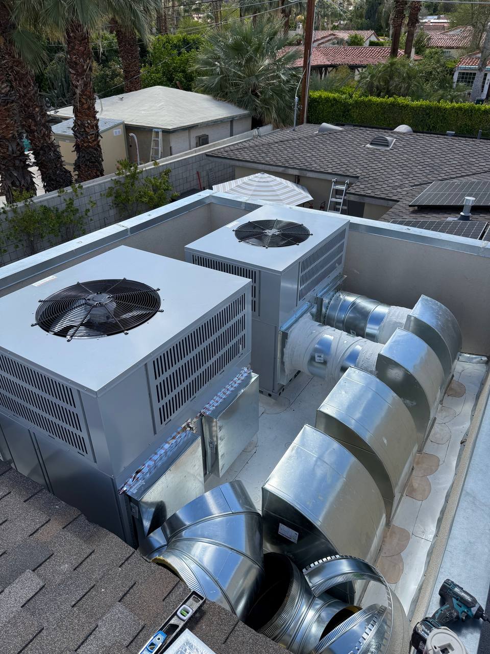 R-8 internally insulated flexible ducting being connected to custom plenum